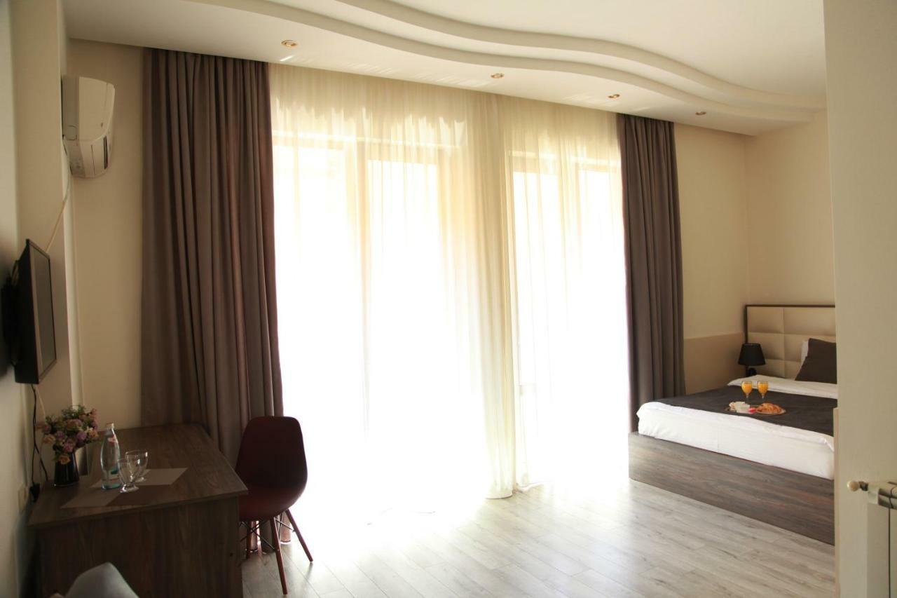 Rio Hotel Tbilisi Eksteriør billede